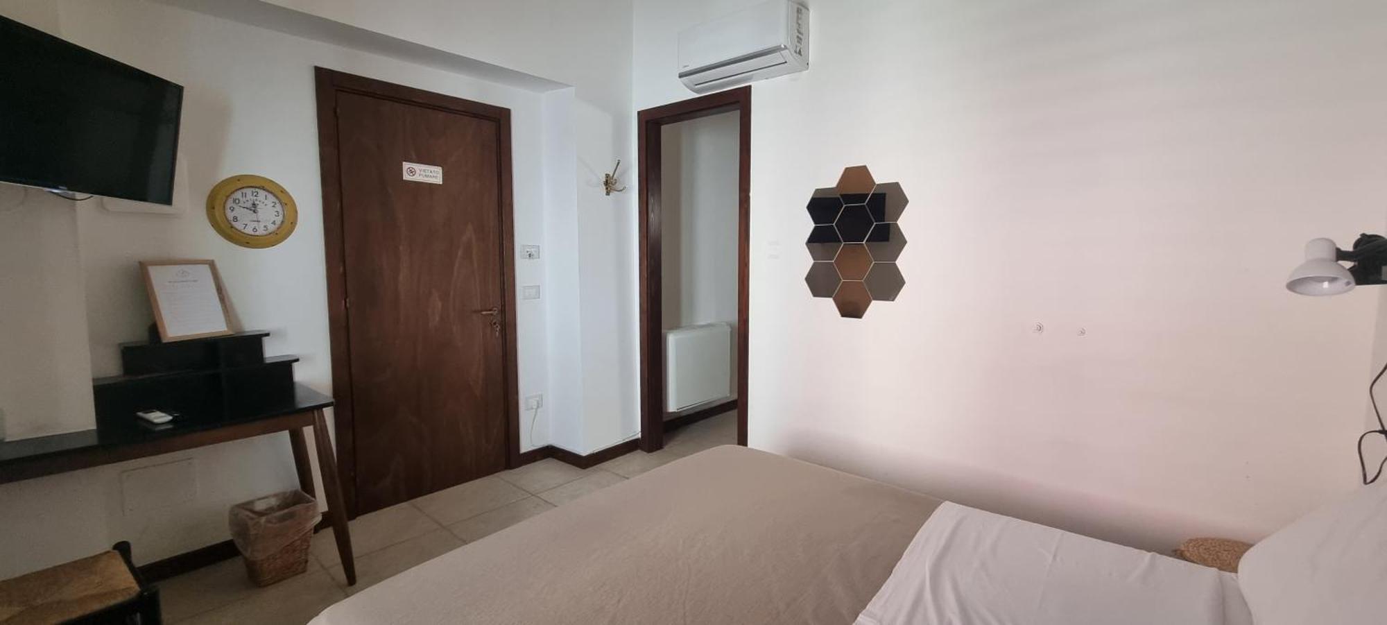 B&B Via Napoli Leverano Esterno foto